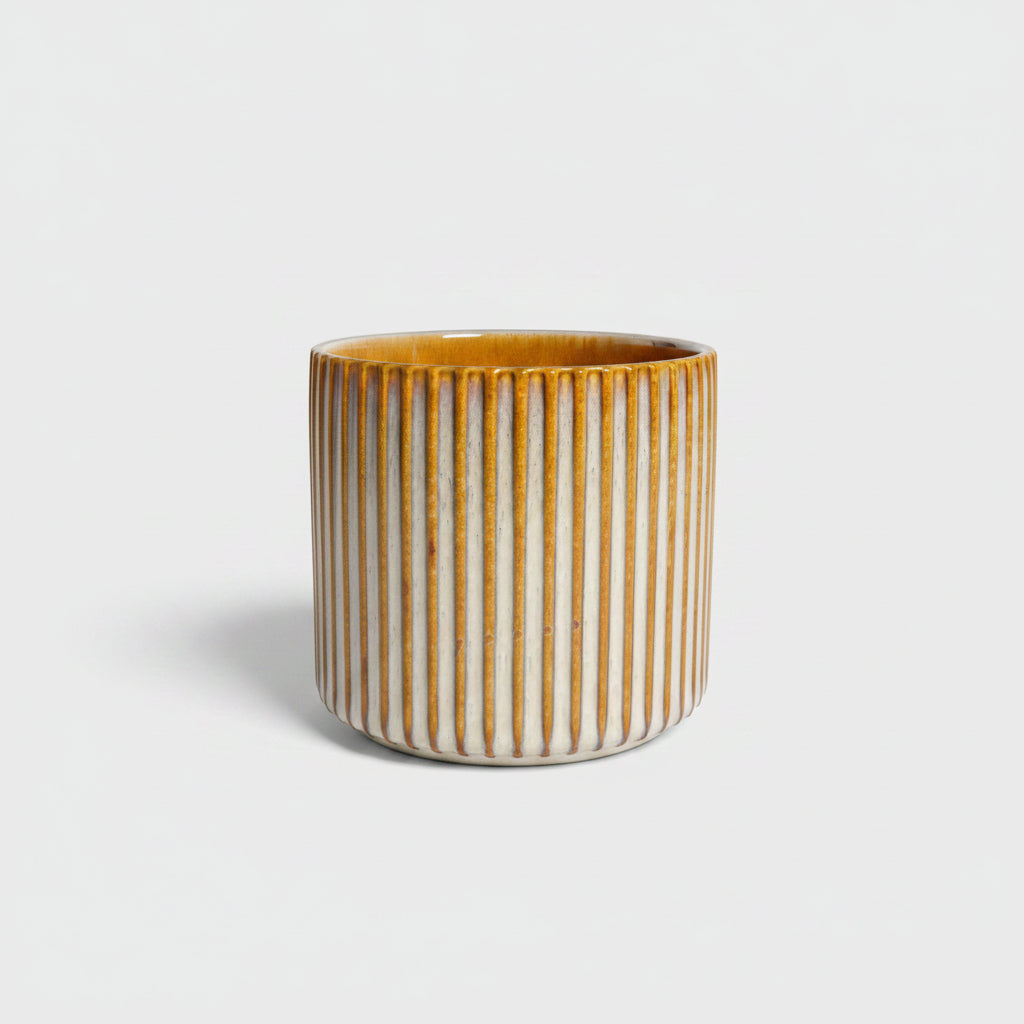 Cache-pot rainuré en céramique écrue